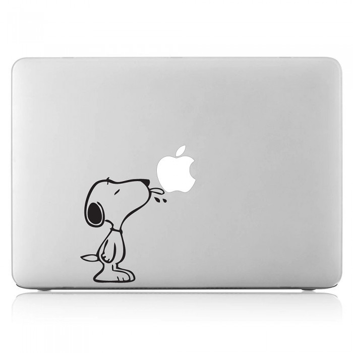Snoopy licks apple Laptop / Macbook Vinyl Decal Sticker (DM-0053)